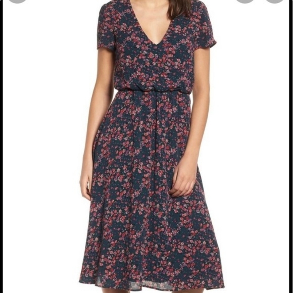 WAYF Floral V-neck Midi Dress With Sleeves